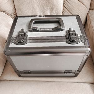 MAC steel makeup case